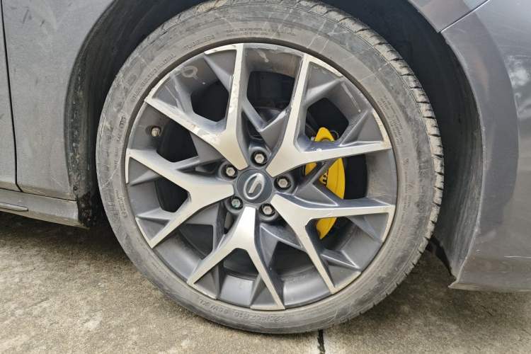 Used GAC Trumpchi EMPOW 2021 270T DCT J15 Version Right Front Wheel Hub