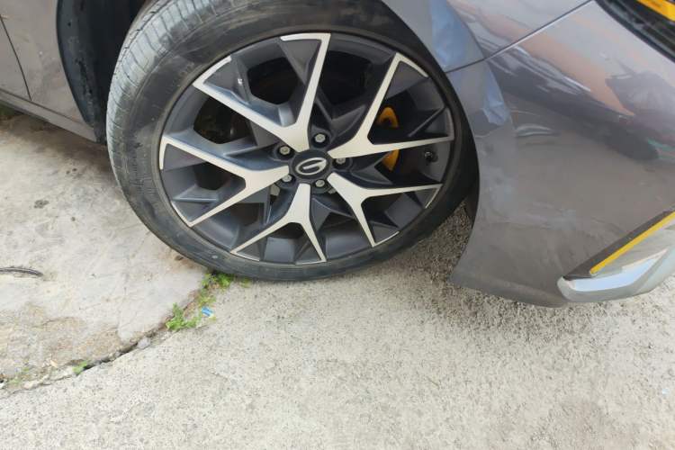 Used GAC Trumpchi EMPOW 2021 270T DCT J16 Version Right Front Wheel Hub