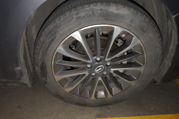 Used GAC Trumpchi EMPOW 2021 270T DCT J11 Version Right Front Wheel Hub