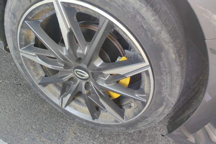 Used GAC Trumpchi EMPOW 2021 270T DCT J11 Version Right Front Wheel Hub