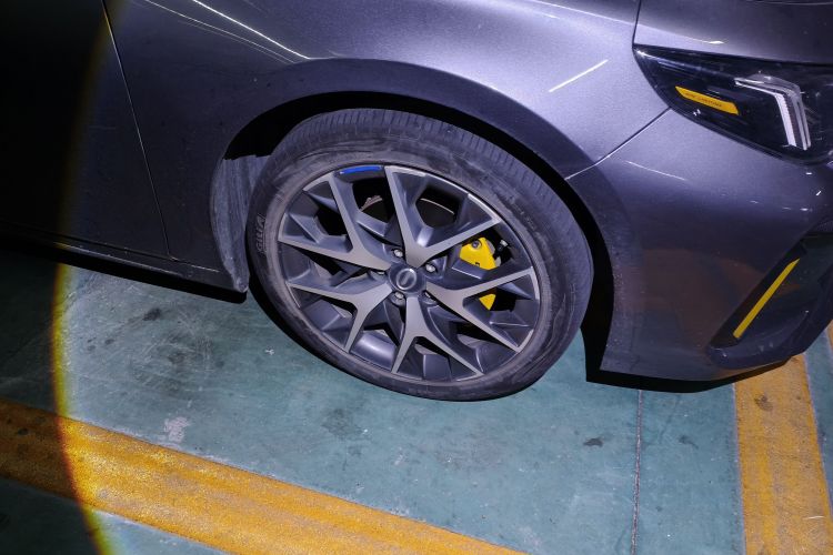 Used GAC Trumpchi EMPOW 2021 270T DCT J16 Version Right Front Wheel Hub