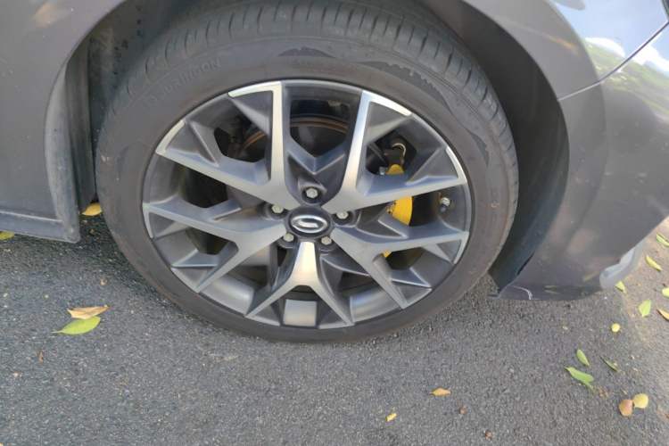 Used GAC Trumpchi EMPOW 2021 270T DCT J16 Version Right Front Wheel Hub