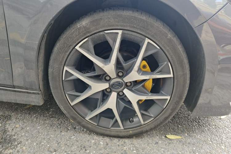 Used GAC Trumpchi EMPOW 2021 270T DCT J16 Version Right Front Wheel Hub