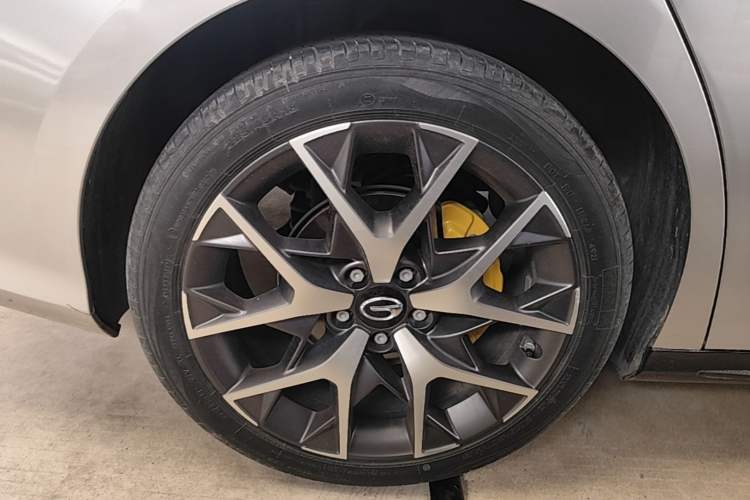 Used GAC Trumpchi EMPOW 2021 270T DCT J16 Version Right Rear Wheel Hub