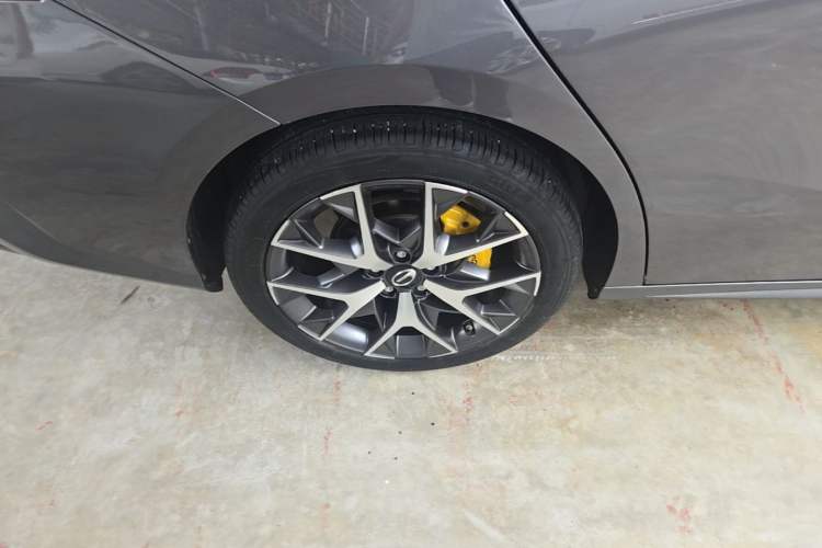 Used GAC Trumpchi EMPOW 2021 270T DCT J15 Version Right Rear Wheel Hub