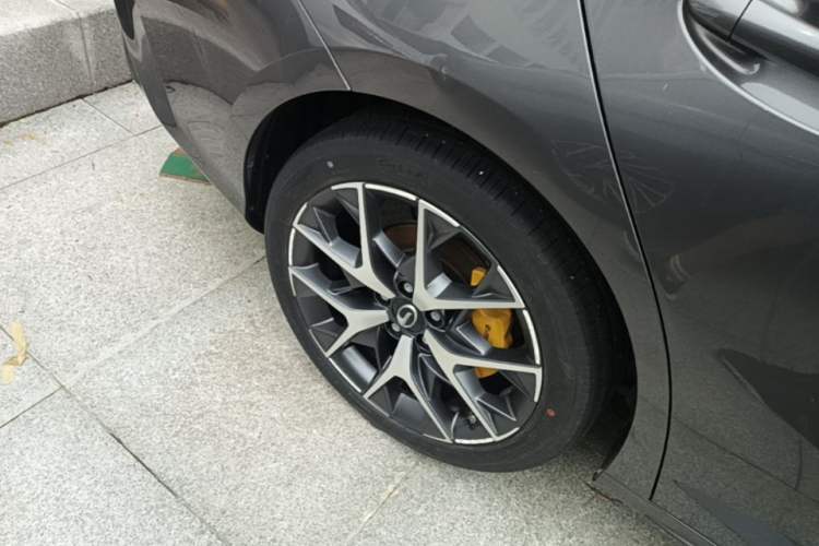 Used GAC Trumpchi EMPOW 2021 270T DCT J16 Version Right Rear Wheel Hub