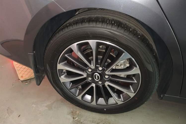 Used GAC Trumpchi EMPOW 2021 270T DCT J11 Version Right Rear Wheel Hub