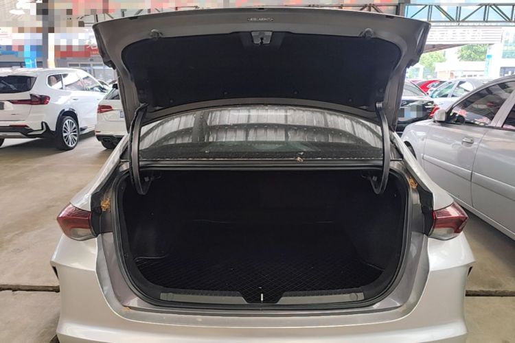 Used GAC Trumpchi EMPOW 2021 270T DCT J16 Version Trunk