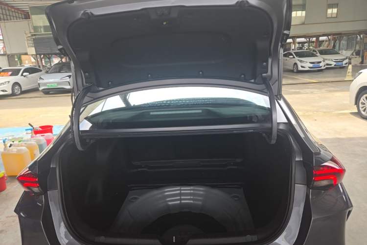 Used GAC Trumpchi EMPOW 2021 270T DCT J15 Version Trunk