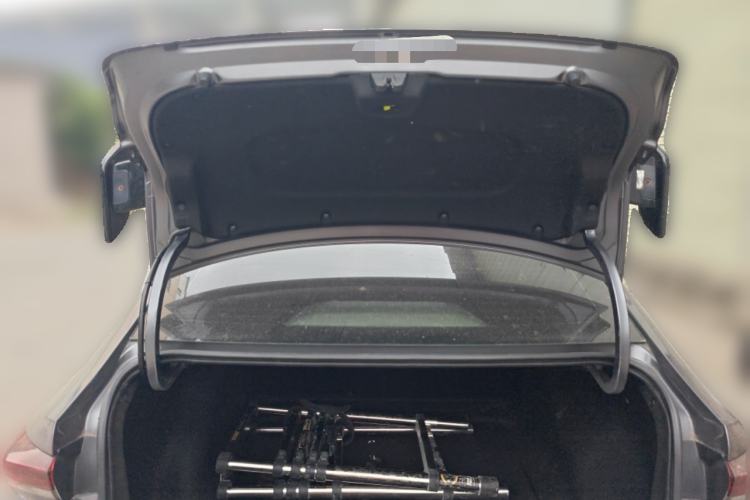 Used GAC Trumpchi EMPOW 2021 270T DCT J16 Version Trunk