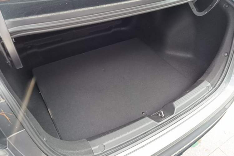 Used GAC Trumpchi EMPOW 2021 270T DCT J16 Version Trunk