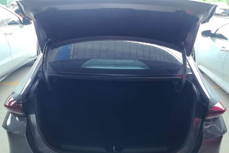 Used GAC Trumpchi EMPOW 2021 270T DCT J15 Version Trunk