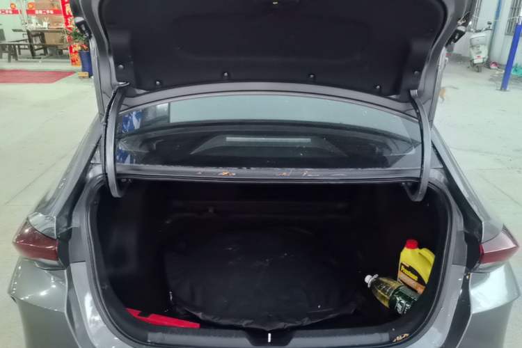 Used GAC Trumpchi EMPOW 2021 270T DCT J16 Version Trunk