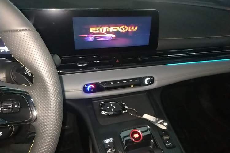 Used GAC Trumpchi EMPOW 2021 270T DCT J15 Version Audio And AC Panel