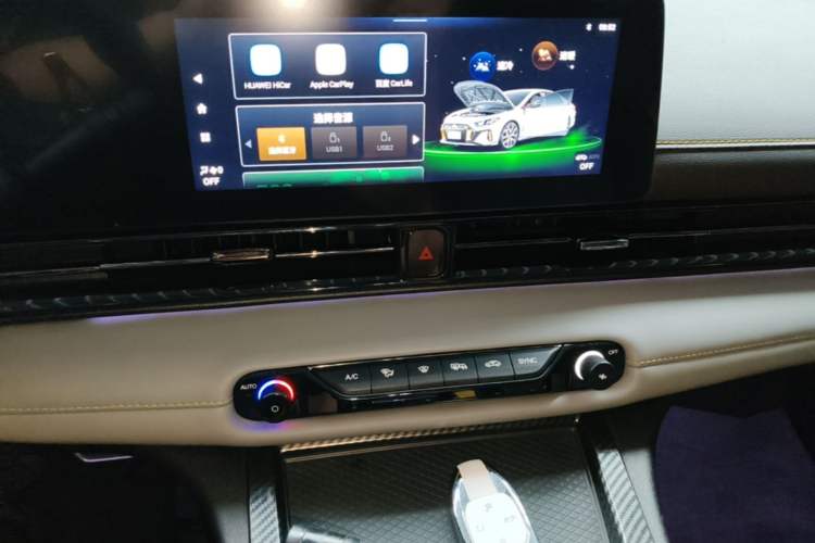 Used GAC Trumpchi EMPOW 2021 270T DCT J15 Version Audio And AC Panel