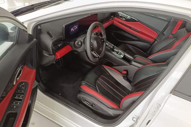 Used GAC Trumpchi EMPOW 2021 270T DCT J15 Version Driver Seat