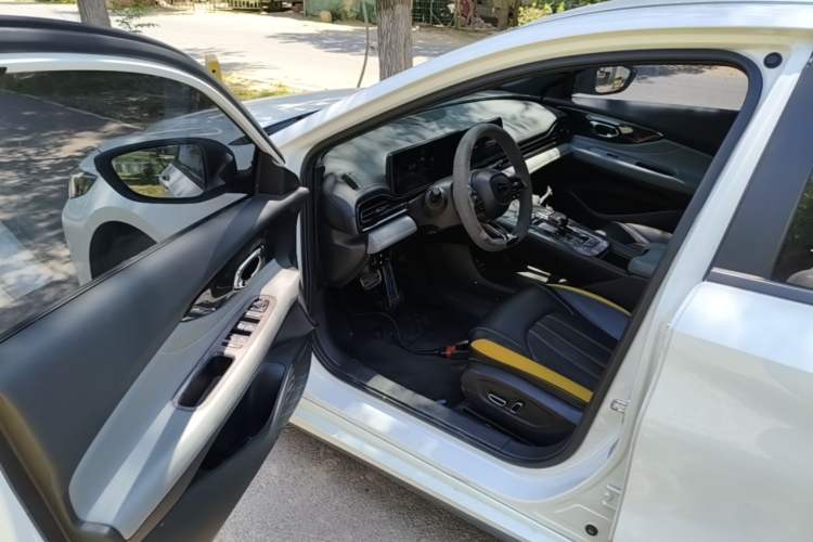 Used GAC Trumpchi EMPOW 2021 270T DCT J15 Version Driver Seat