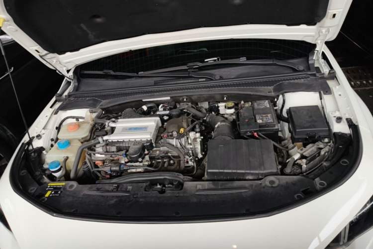 Used GAC Trumpchi EMPOW 2021 270T DCT J15 Version Engine Bay