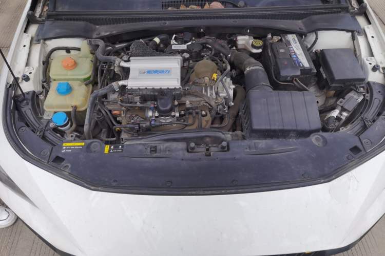 Used GAC Trumpchi EMPOW 2021 270T DCT J15 Version Engine Bay