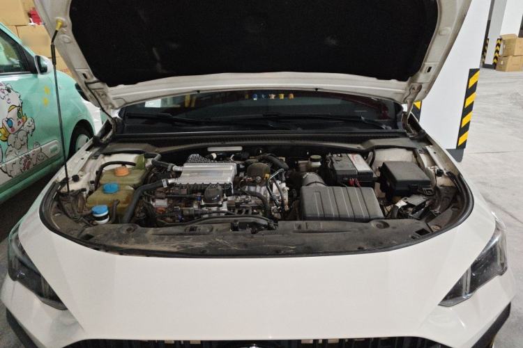 Used GAC Trumpchi EMPOW 2021 270T DCT J15 Version Engine Bay