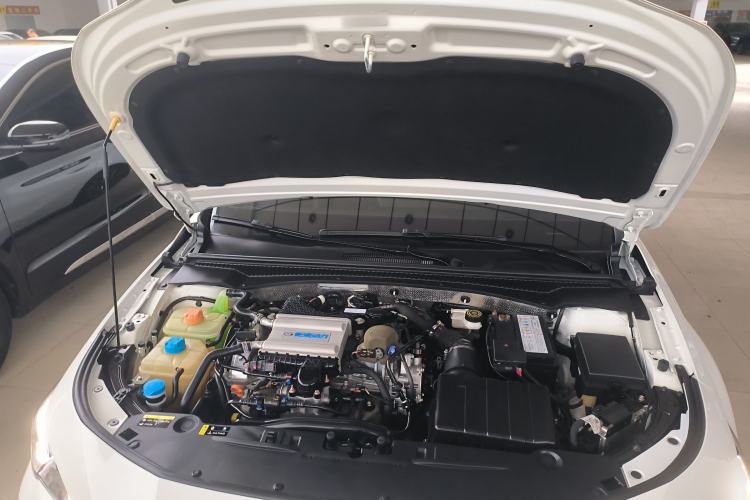 Used GAC Trumpchi EMPOW 2021 270T DCT J16 Version Engine Bay