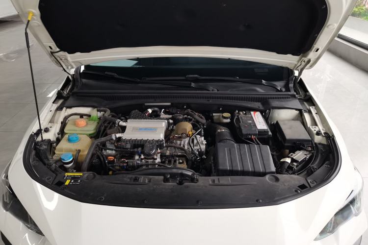 Used GAC Trumpchi EMPOW 2021 270T DCT J15 Version Engine Bay