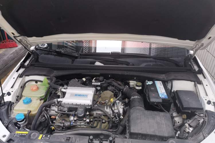 Used GAC Trumpchi EMPOW 2021 270T DCT J15 Version Engine Bay