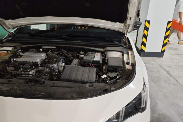 Used GAC Trumpchi EMPOW 2021 270T DCT J15 Version Engine Bay Left