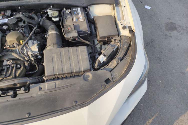 Used GAC Trumpchi EMPOW 2021 270T DCT J15 Version Engine Bay Left