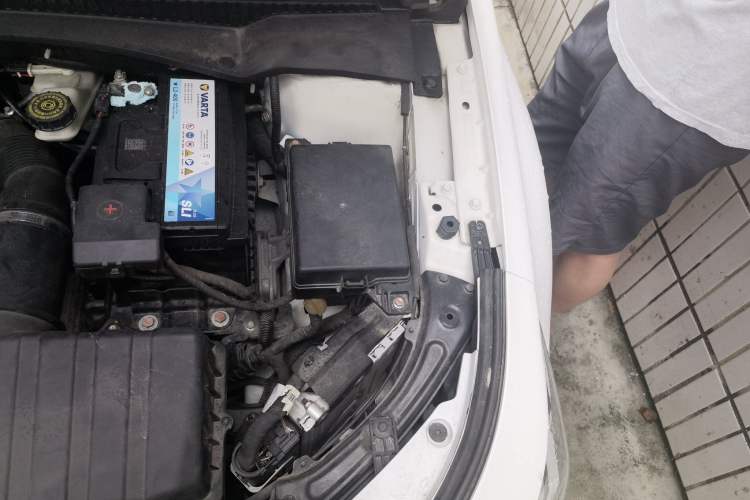 Used GAC Trumpchi EMPOW 2021 270T DCT J15 Version Engine Bay Left