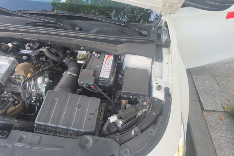 Used GAC Trumpchi EMPOW 2021 270T DCT J15 Version Engine Bay Left