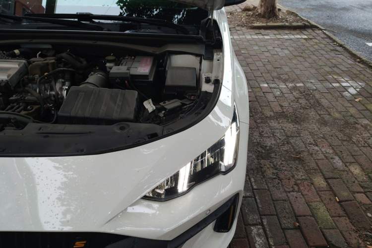 Used GAC Trumpchi EMPOW 2021 270T DCT J15 Version Engine Bay Left