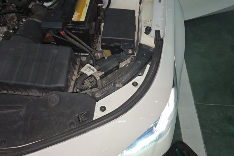 Used GAC Trumpchi EMPOW 2021 270T DCT J15 Version Engine Bay Left