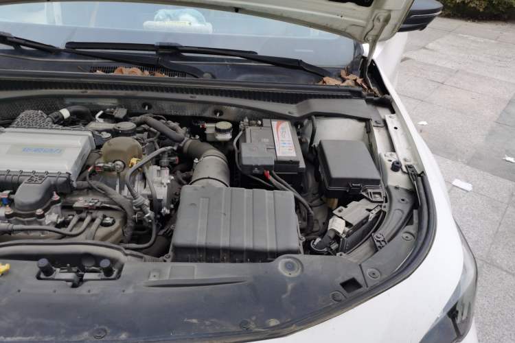 Used GAC Trumpchi EMPOW 2021 270T DCT J16 Version Engine Bay Left