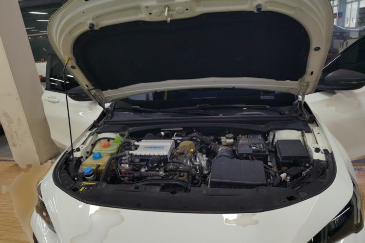Used GAC Trumpchi EMPOW 2021 270T DCT J15 Version Engine Bay