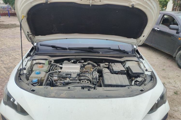 Used GAC Trumpchi EMPOW 2021 270T DCT J15 Version Engine Bay