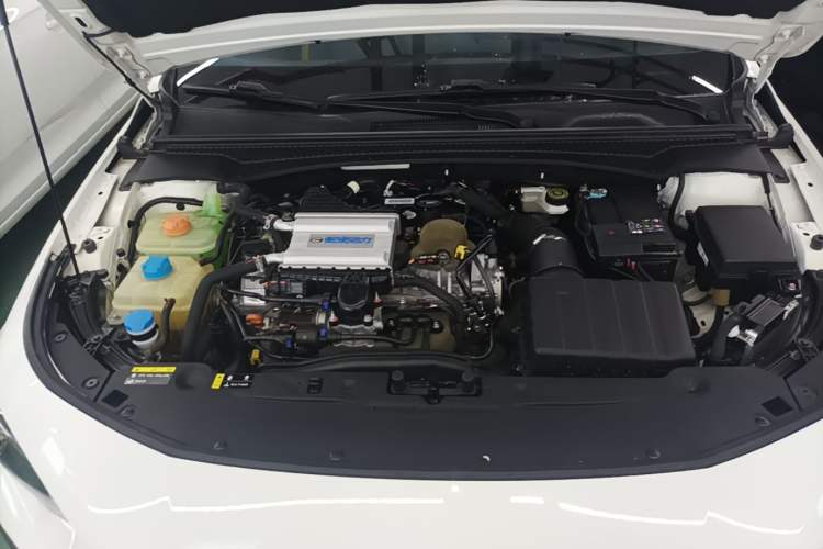 Used GAC Trumpchi EMPOW 2021 270T DCT J15 Version Engine Bay
