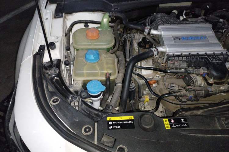 Used GAC Trumpchi EMPOW 2021 270T DCT J15 Version Engine Bay Right