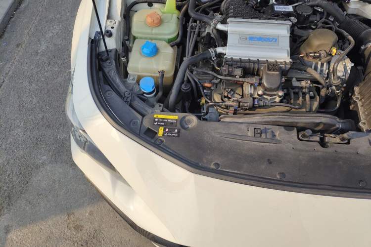 Used GAC Trumpchi EMPOW 2021 270T DCT J15 Version Engine Bay Right