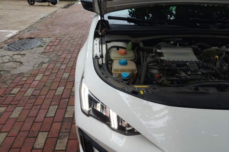 Used GAC Trumpchi EMPOW 2021 270T DCT J15 Version Engine Bay Right