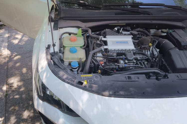 Used GAC Trumpchi EMPOW 2021 270T DCT J16 Version Engine Bay Right
