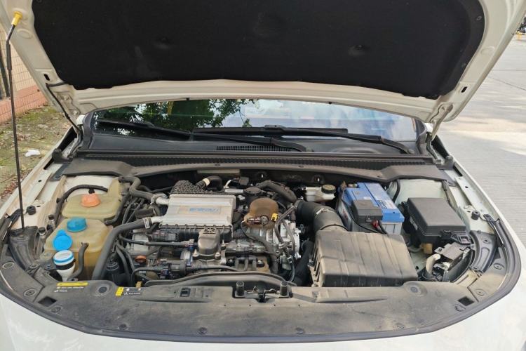Used GAC Trumpchi EMPOW 2021 270T DCT J15 Version Engine Bay