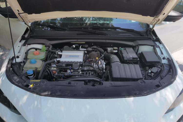 Used GAC Trumpchi EMPOW 2021 270T DCT J16 Version Engine Bay