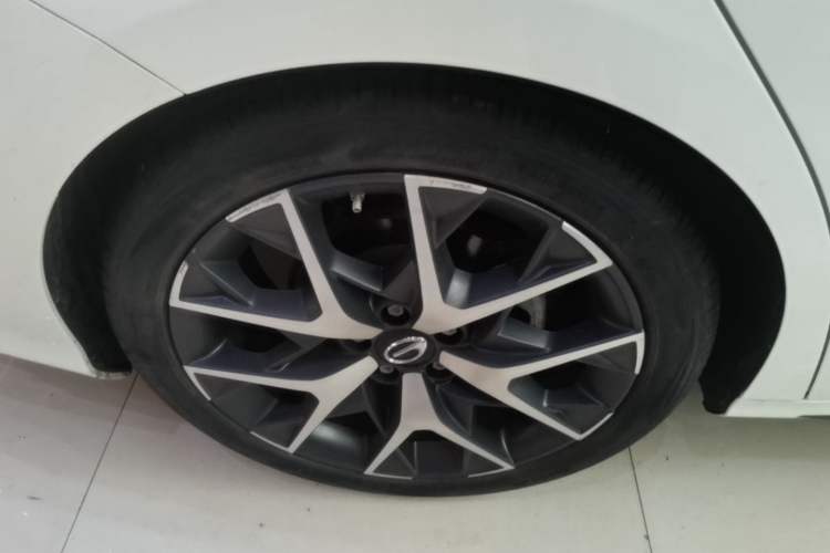 Used GAC Trumpchi EMPOW 2021 270T DCT J15 Version Exterior 5