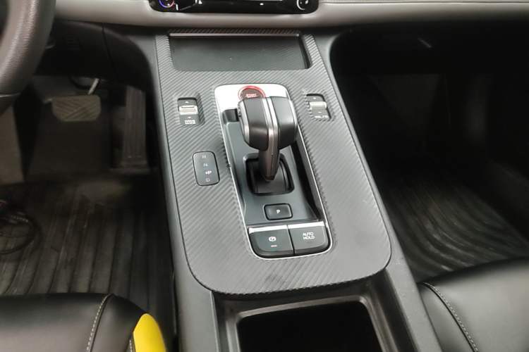 Used GAC Trumpchi EMPOW 2021 270T DCT J11 Version Gear Lever