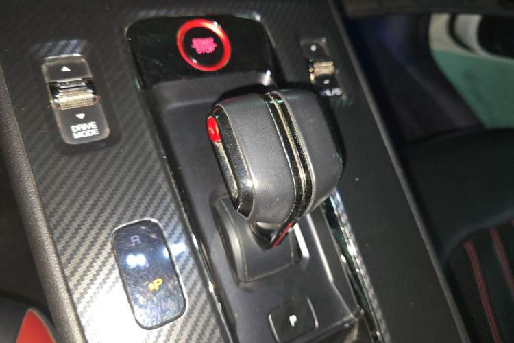 Used GAC Trumpchi EMPOW 2021 270T DCT J15 Version Gear Lever