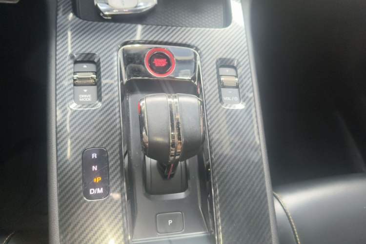 Used GAC Trumpchi EMPOW 2021 270T DCT J16 Version Gear Lever