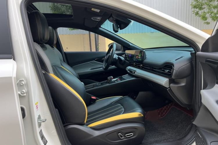 Used GAC Trumpchi EMPOW 2021 270T DCT J16 Version Interior 4