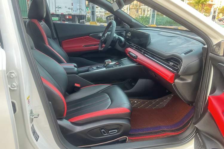 Used GAC Trumpchi EMPOW 2021 270T DCT J16 Version Interior 4