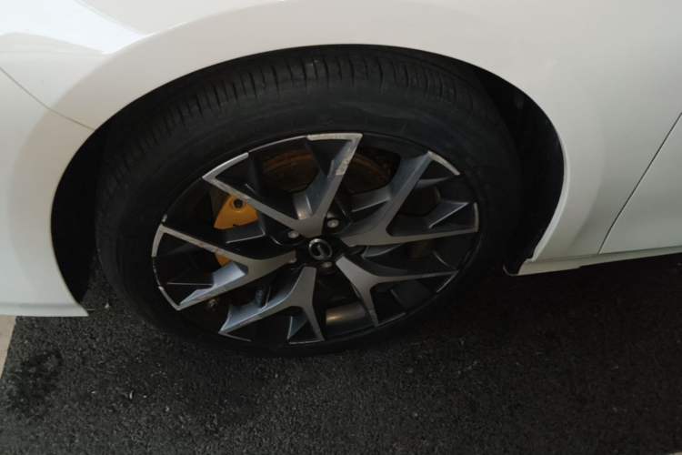 Used GAC Trumpchi EMPOW 2021 270T DCT J15 Version Left Front Wheel Hub